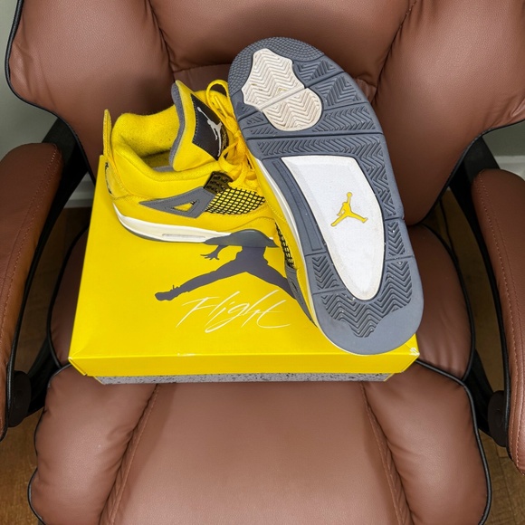 Air Jordan 4 Retro Yellow